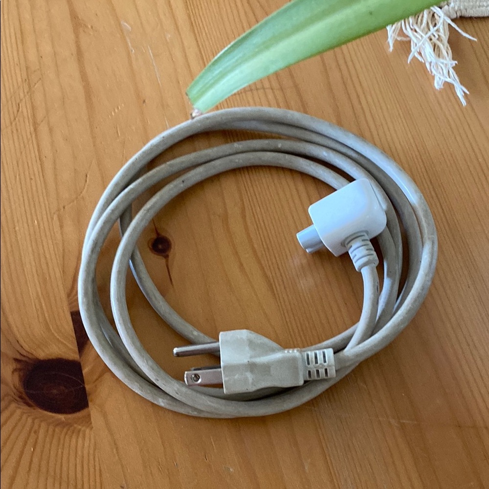 Apple White Power Cable for older laptop